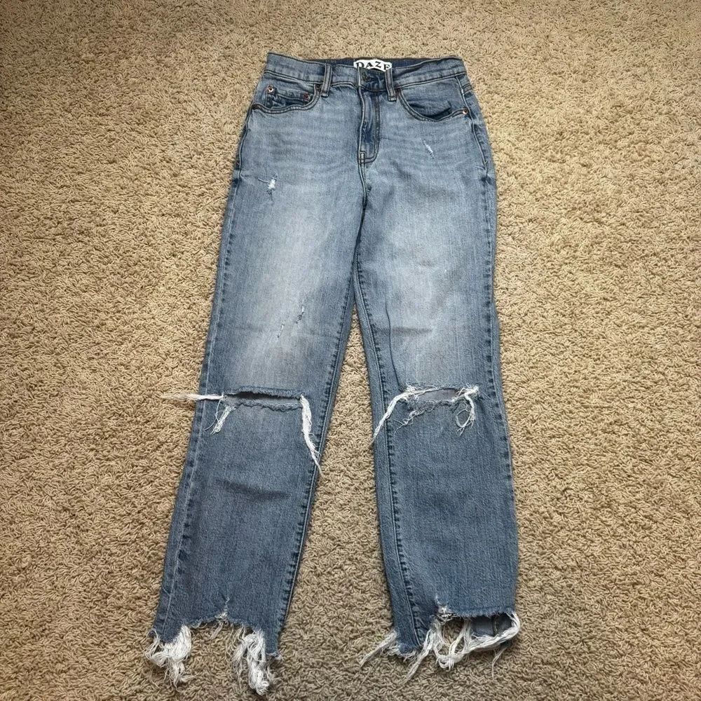 Daze Straight Leg Distressed Ankle Jeans size 25